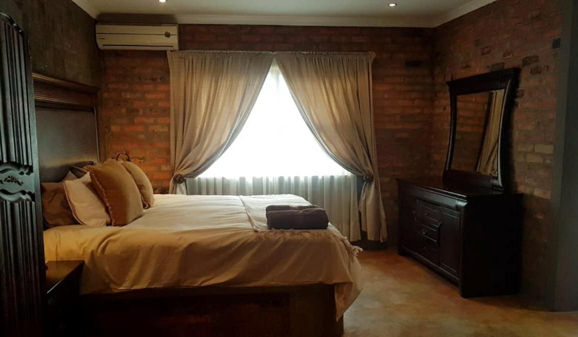 Maretlwane Guesthouse Buffelspoort Exteriör bild